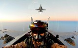 [ẢNH] Nữ phi công F/A-18F Mỹ kể về lần đầu không kích khủng bố IS