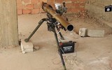 [ẢNH] Khốc liệt tại Syria, binh sĩ vác cả pháo không giật lên vai để khai hỏa