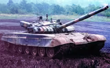 [ẢNH] Liên Xô cũng không thể ngờ xe tăng T-72 được độ tới 3 khẩu pháo