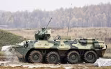 [ẢNH] Xe bọc thép BTR-82A của Nga né thiết giáp Mỹ tại Syria