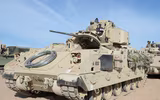 [ẢNH] Mỹ tung vào Syria hàng loạt xe chiến đấu bộ binh M2 Bradley - 