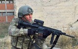 [ẢNH] Súng trường tấn công mạnh hơn AK-47 và M-16 vừa xuất hiện tại Syria