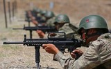 [ẢNH] Súng trường tấn công mạnh hơn AK-47 và M-16 vừa xuất hiện tại Syria