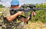 [ẢNH] Súng trường tấn công mạnh hơn AK-47 và M-16 vừa xuất hiện tại Syria