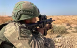 [ẢNH] Súng trường tấn công mạnh hơn AK-47 và M-16 vừa xuất hiện tại Syria