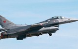 [ẢNH] Tên lửa AIM-120 Mỹ trên F-16 Thổ Nhĩ Kỳ khiến Nga-Syria lo lắng