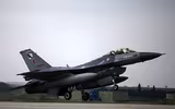 [ẢNH] Tên lửa AIM-120 Mỹ trên F-16 Thổ Nhĩ Kỳ khiến Nga-Syria lo lắng