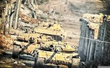 [ẢNH] Phiến quân đánh rát, lính Syria bỏ cả chiến tăng T-72 để tháo chạy