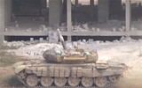 [ẢNH] Phiến quân đánh rát, lính Syria bỏ cả chiến tăng T-72 để tháo chạy
