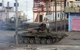 [ẢNH] Phiến quân đánh rát, lính Syria bỏ cả chiến tăng T-72 để tháo chạy