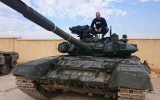 [ẢNH] Chưa kịp thị uy Thổ Nhĩ Kỳ, siêu tăng T-90A Syria đã bị phiến quân tóm sống