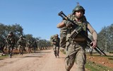 [ẢNH] Lính Thổ Nhĩ Kỳ ôm súng máy Nga xông pha chiến trường Syria