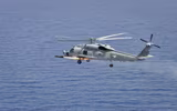 [ẢNH] Trực thăng săn ngầm đáng sợ MH-60R Sea Hawk của tàu sân bay Mỹ