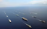 [ẢNH] Sát thủ hạt nhân đóng vai trò cận vệ cho tàu sân bay Mỹ