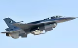 [ẢNH] Tiêm kích F-16 của không quân Pakistan lao xuống đất vỡ vụn