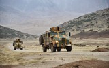 [ẢNH] Nga cấp tốc mang xe bọc thép Thổ Nhĩ Kỳ thu được ở Syria về nước