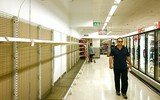 [ẢNH] Covid-19 khiến người nước ngoài ẩu đả vì giành mua giấy vệ sinh