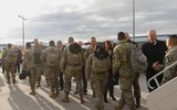 [ẢNH] Covid-19 khiến màn thị uy hoành tráng của NATO trước Nga trở thành pháo xịt