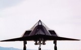[ẢNH] Mỹ bí mật gọi tái ngũ máy bay tàng hình F-117 Nighthawk?