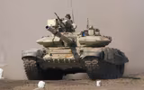 [ẢNH] Ấn Độ bất ngờ tiếp tục mua tới 400 xe tăng T-90S của Nga