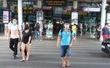 [ẢNH] Không đeo khẩu trang có thể bị phạt 300.000 đồng, trốn cách ly có thể xỷ lý hình sự