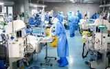 [ẢNH] Báo Anh hoài nghi khi thấy hàng nghìn lọ tro cốt chất tại nhà tang lễ Vũ Hán