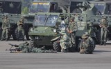 [ẢNH] Tướng quân đội Venezuela tự nộp mình cho Mỹ