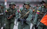 [ẢNH] Tướng quân đội Venezuela tự nộp mình cho Mỹ