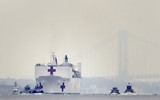 [ẢNH] Bên trong siêu tàu bệnh viện 1.000 giường đến giúp New York chống dịch Covid-19