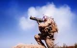 [ẢNH] Lính Mỹ vác súng chống tăng chặn xe thiết giáp Nga tại Syria