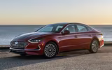 [ẢNH] Hyundai Sonata Hybrid 2020 siêu tiết kiệm nhiên liệu, hết xăng vẫn di chuyển được 3,2km