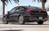 [ẢNH] Hyundai Sonata Hybrid 2020 siêu tiết kiệm nhiên liệu, hết xăng vẫn di chuyển được 3,2km