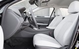 [ẢNH] Hyundai Sonata Hybrid 2020 siêu tiết kiệm nhiên liệu, hết xăng vẫn di chuyển được 3,2km