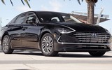 [ẢNH] Hyundai Sonata Hybrid 2020 siêu tiết kiệm nhiên liệu, hết xăng vẫn di chuyển được 3,2km