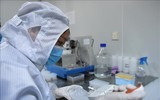 [ẢNH] Anh nghi ngờ chất lượng hàng triệu bộ kit xét nghiệm Covid-19 từ Trung Quốc