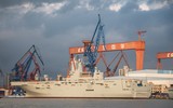 [ẢNH] Khi niềm tự hào Type 075 của Trung Quốc bốc cháy ngay tại bến cảng