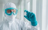 [ẢNH] Vaccine chống dịch Covid-19 có thể tới tay bác sĩ chữa bệnh vào tháng 9