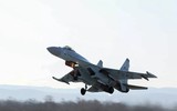 [ẢNH] Su-35 Nga bất chợt áp sát khiến ‘thần biển’ P-8A Mỹ loạng choạng trên không trung