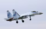 [ẢNH] Su-35 Nga bất chợt áp sát khiến ‘thần biển’ P-8A Mỹ loạng choạng trên không trung