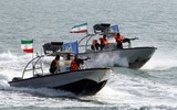 [ẢNH] Pháo phản lực đa nòng đáng sợ trên xuồng cao tốc Iran vừa áp sát chiến hạm Mỹ
