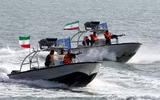 [ẢNH] Pháo phản lực đa nòng đáng sợ trên xuồng cao tốc Iran vừa áp sát chiến hạm Mỹ