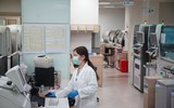 [ẢNH] Vaccine Covid-19 thử nghiệm thất bại, Phố Wall chấn động