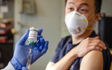 [ẢNH] Vaccine Covid-19 thử nghiệm thất bại, Phố Wall chấn động