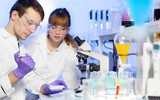 [ẢNH] Vaccine Covid-19 thử nghiệm thất bại, Phố Wall chấn động