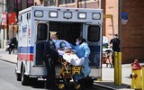 [ẢNH] Bác sĩ chống dịch Covid-19 tuyến đầu ở New York tự tử