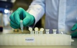 [ẢNH] Bộ trưởng Y tế Đức: Có thể phải mất nhiều năm mới có vaccine điều trị Covid-19