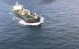 [ẢNH] F-16 Venezuela bay cắt mặt tàu chiến Mỹ để hộ tống tàu chở dầu Iran