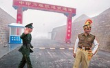 [ẢNH] Trung Quốc và Ấn Độ âm thầm tăng quân, nguy cơ xung đột lớn ở biên giới?