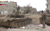 [ẢNH] Phiến quân Syria dùng tên lửa TOW Mỹ hủy diệt xe tăng T-72 Syria