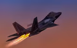 [ẢNH] ‘Chim ăn thịt’ F-22 Mỹ áp sát ‘gấu bay’ Tu-95MS Nga